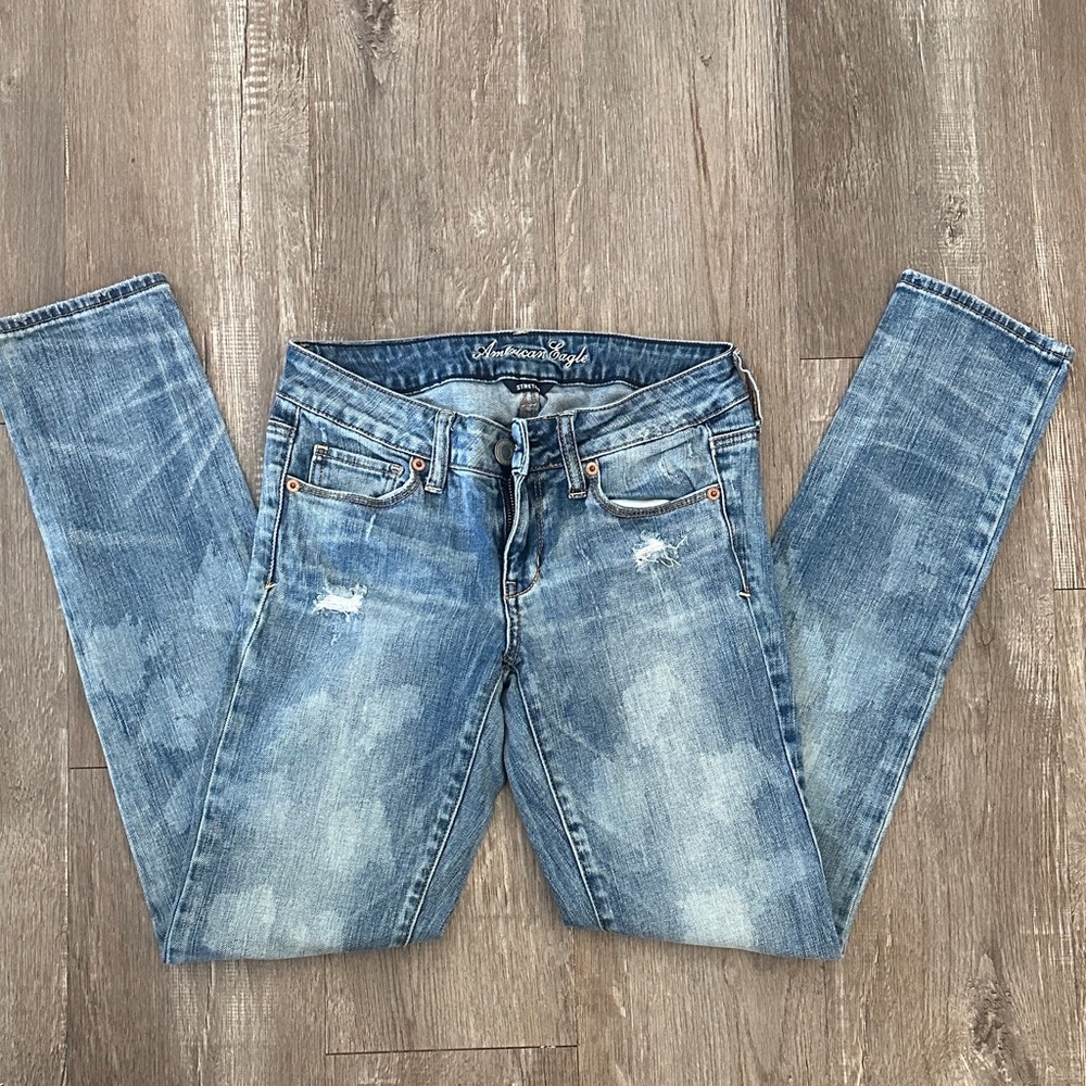 American Eagle Women's Faded Blue Skinny Jeans